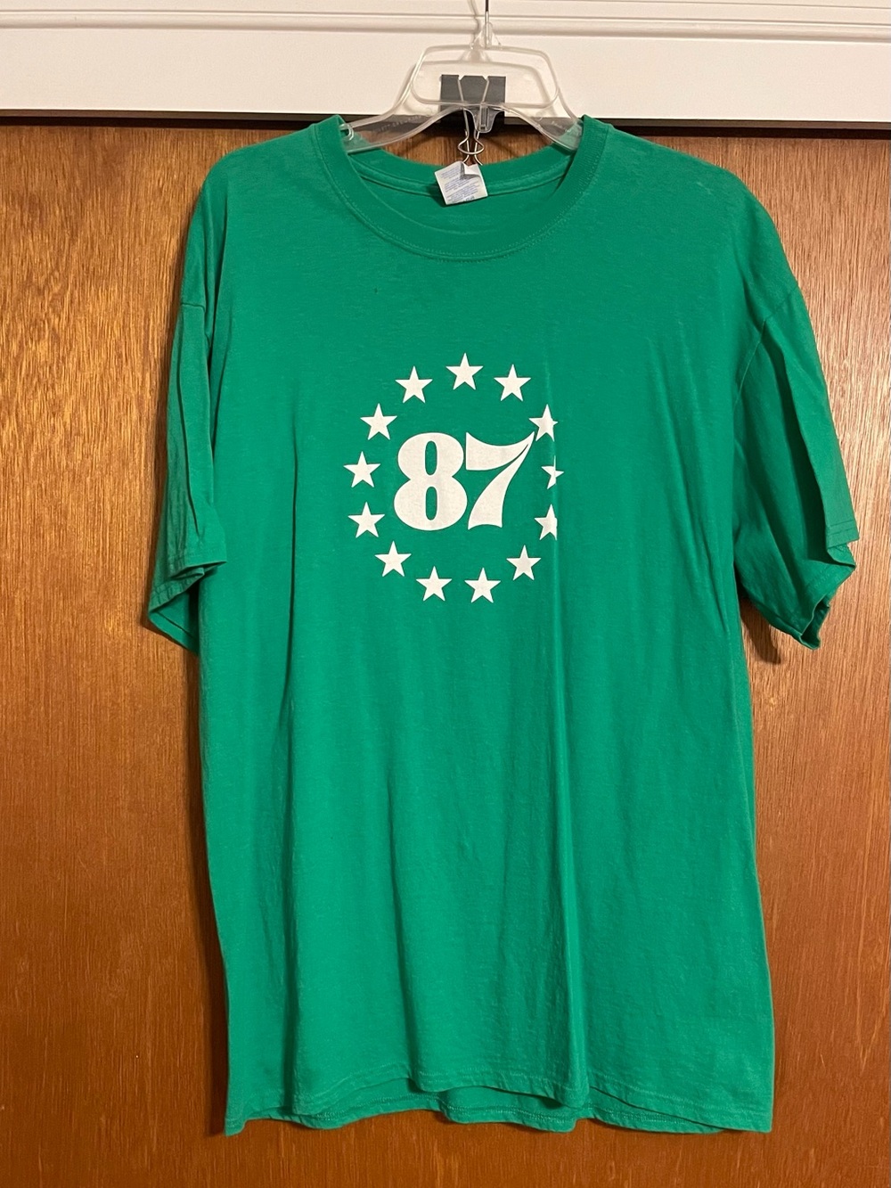 Green '87 Star Circle Graphic Tee - Size XL